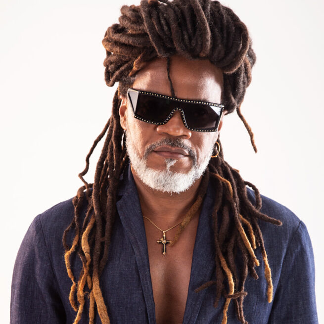 foto do cantor Carlinhos Brown